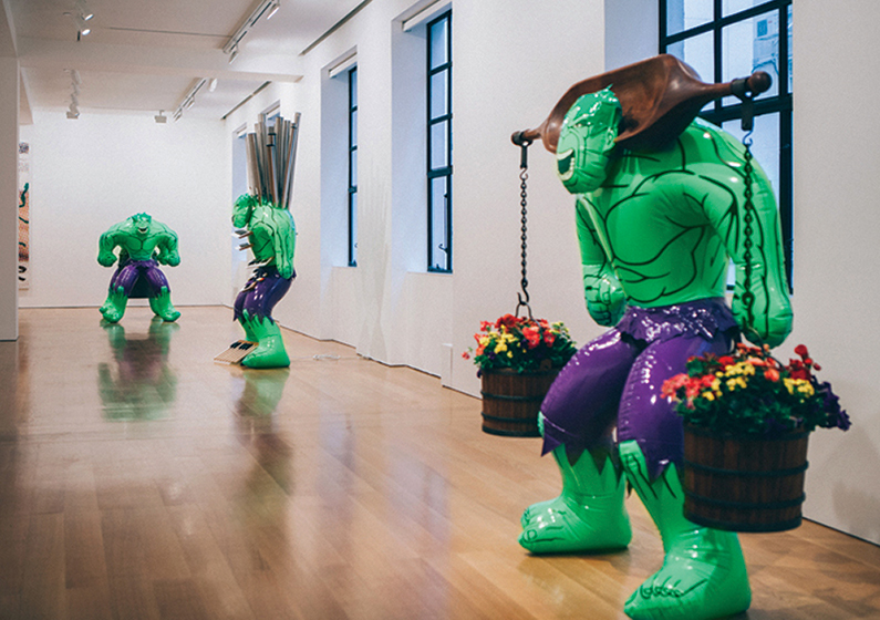 Jeff-Koons-Hulk-Exhibition_thumb